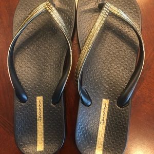 Grendene, 'Ipanema' dark gold sandal size 8